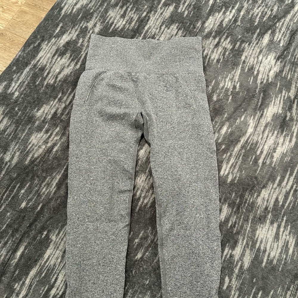 Never worn size s workout stretchy excellent condition leggings workout pants